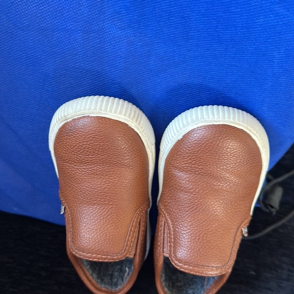 Carters - Picture 6 of 6